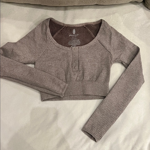 🌺Free people through the night Henley crop top - Picture 14 of 15